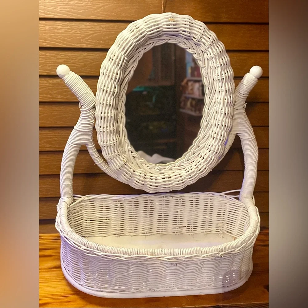 VINTAGE WICKER VANITY MIRROR WITH BASKET - Picture 5 of 5